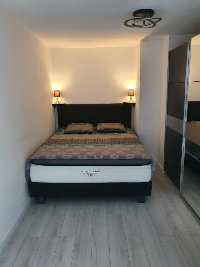 Appartement Cosy Proche De L'Aeroport T R A N S F E R T Sur Demande Saint-Denis Exterior foto